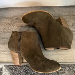 Old Navy Dark Green Ankle Booties